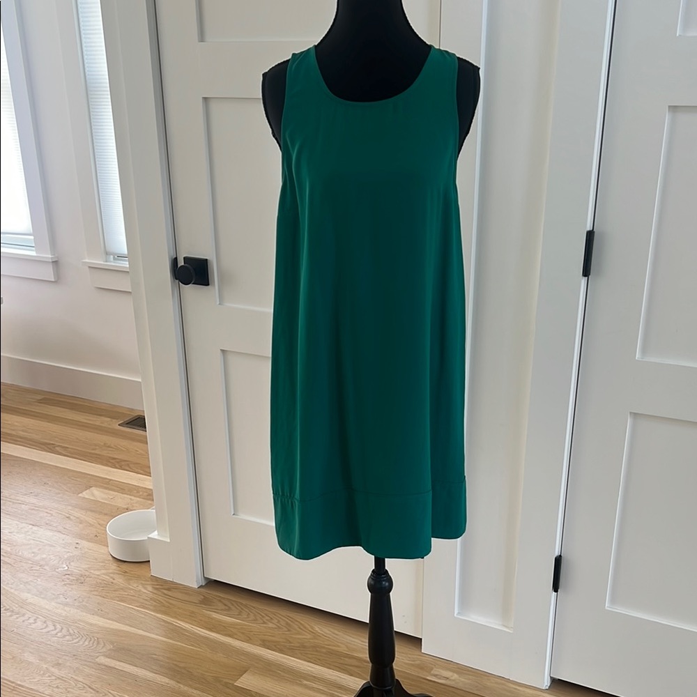 Elegant Green Sleeveless Dress